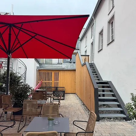 Altstadt 27 *