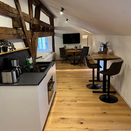 Altstadt 27 *