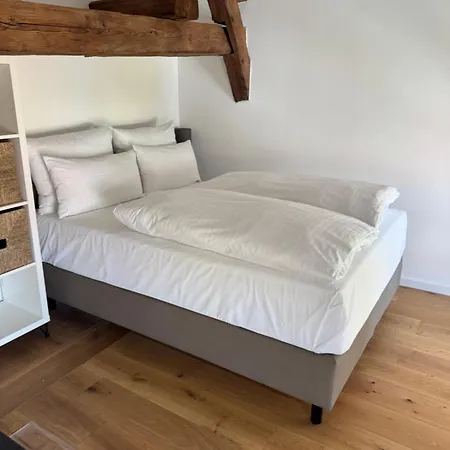 Altstadt 27 *